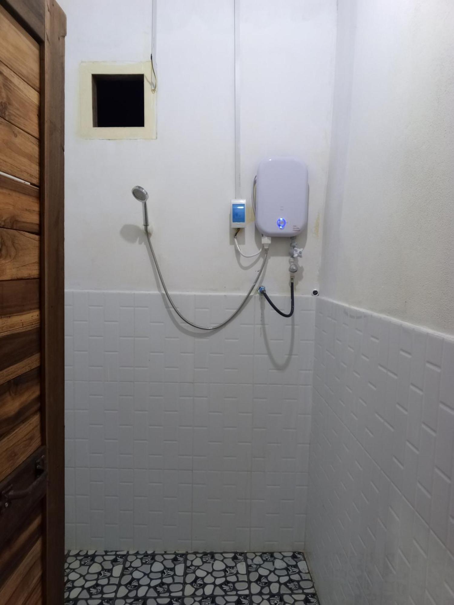 Campingsite Swimming Pool Ban Nongkham Екстериор снимка
