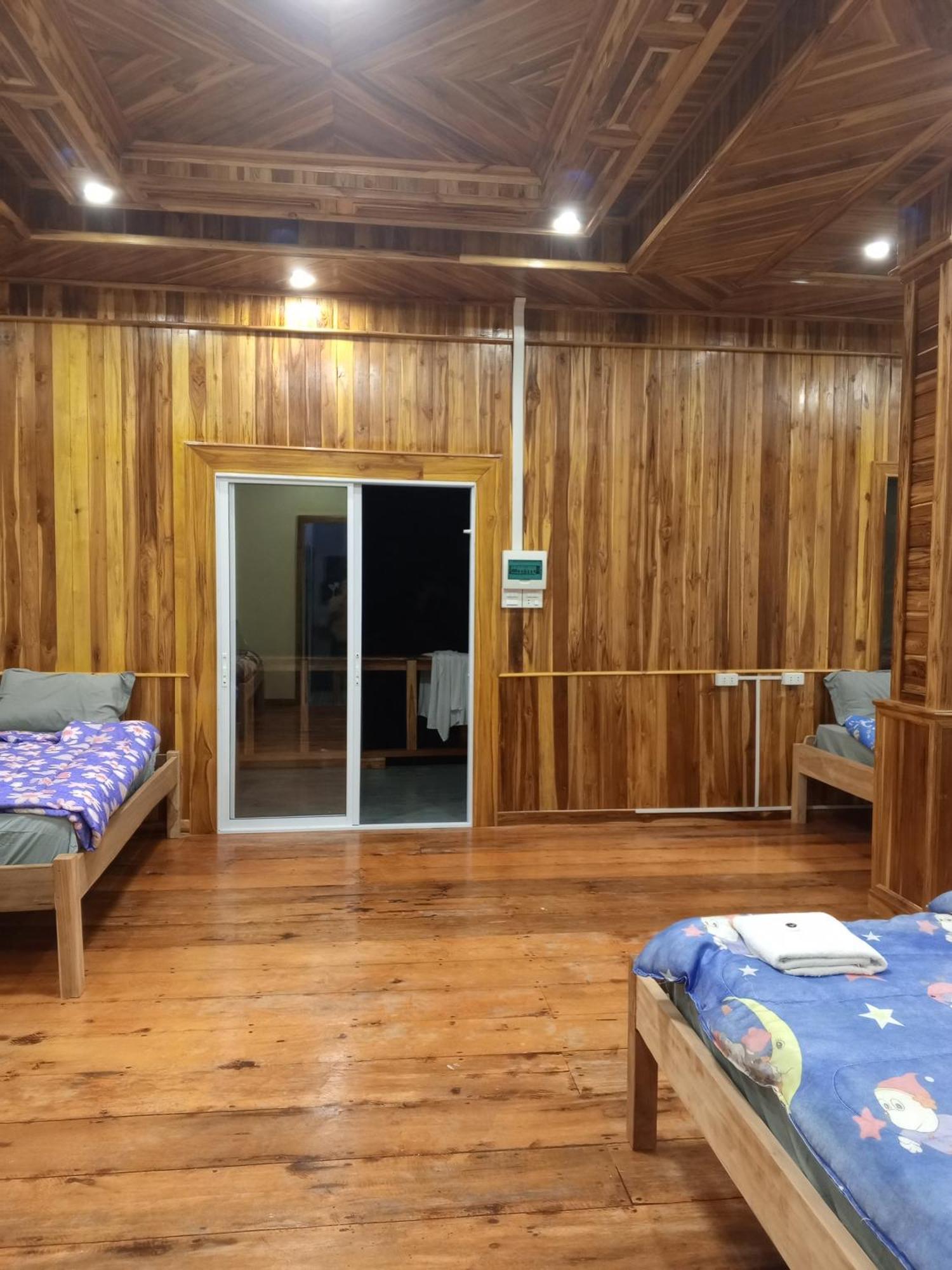 Campingsite Swimming Pool Ban Nongkham Екстериор снимка